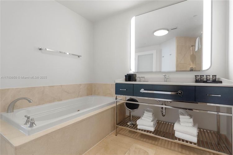 Fontainebleau II Tresor #1015 image #24