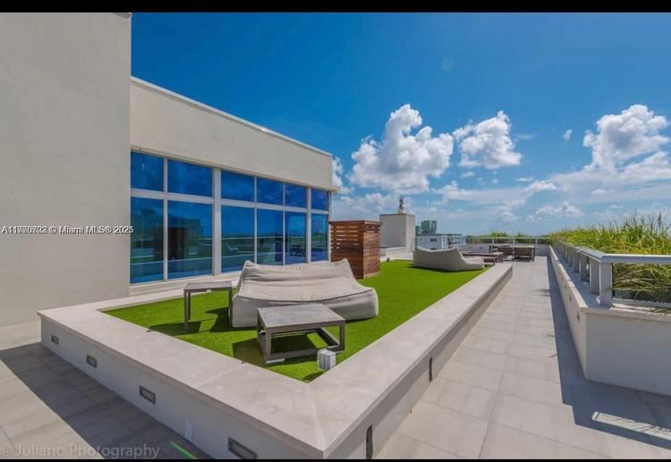 Costa Hollywood #S509 image #12