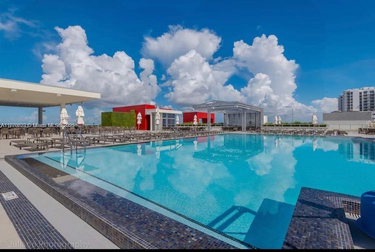 Costa Hollywood #S509 image #14