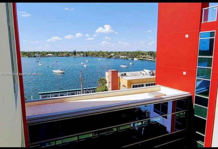 Costa Hollywood #S509 image #21