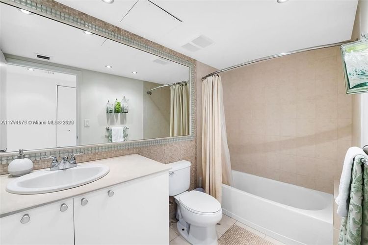 La Perla #1607 image #17