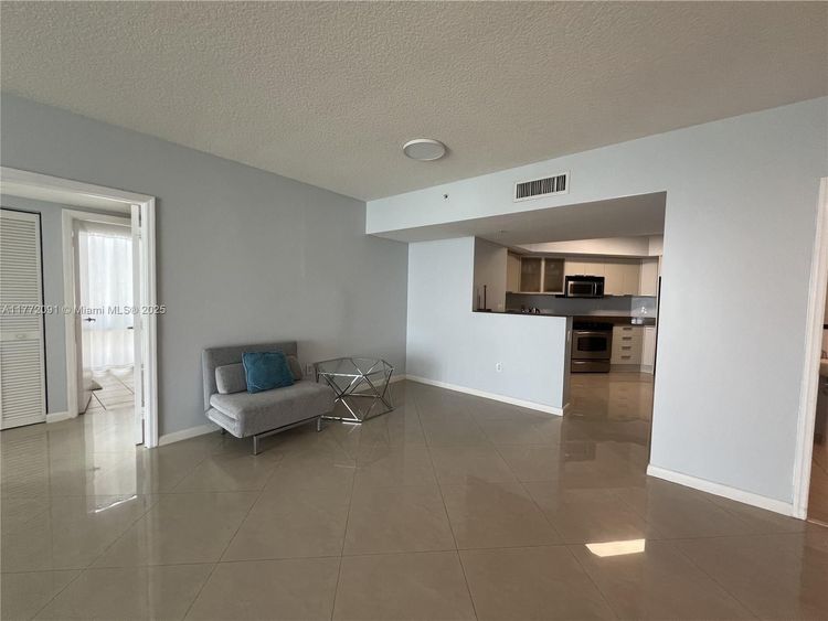 La Perla #1202 image #12