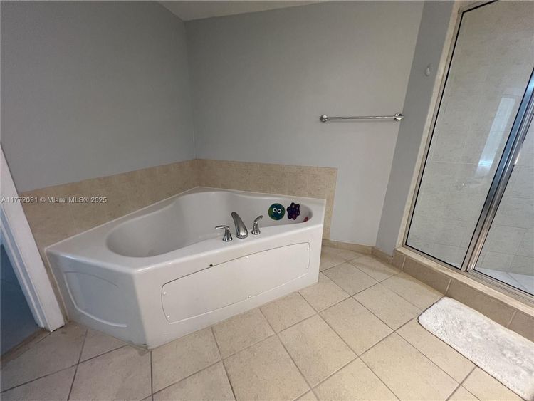 La Perla #1202 image #22