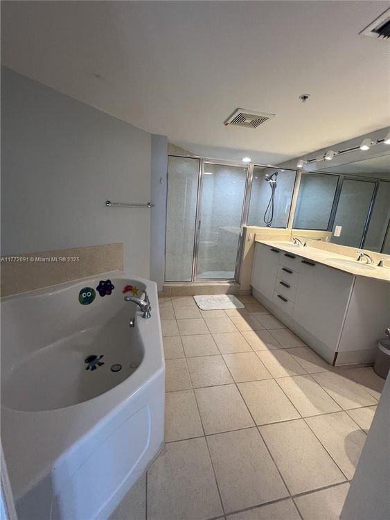 La Perla #1202 image #26