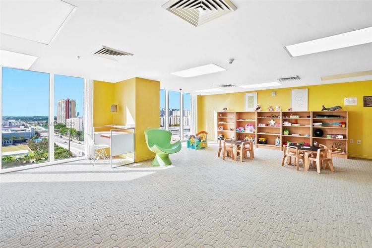 La Perla #1202 image #29