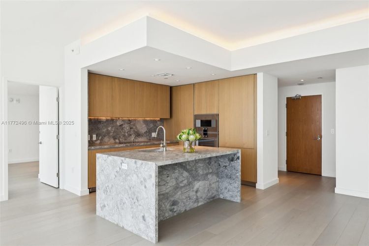 Five Park #4201/05 image #14