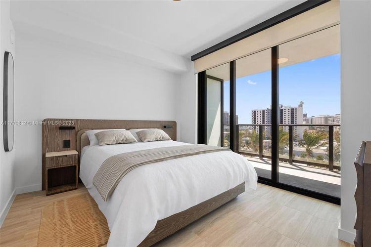 72 Park #704 image #18