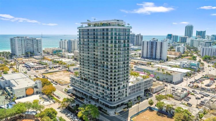 72 Park #704 image #24