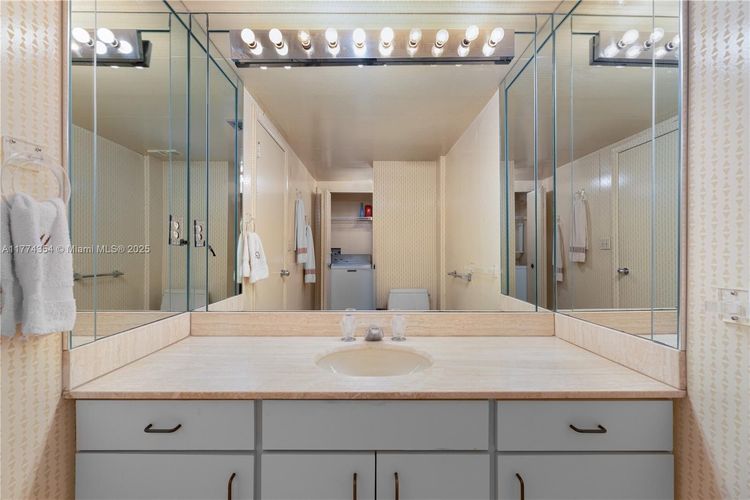 The Tiffany #1401 image #14