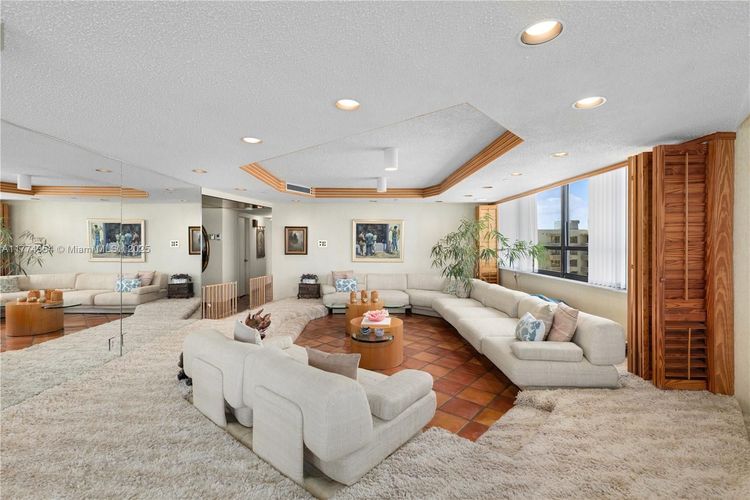 The Tiffany #1401 image #17