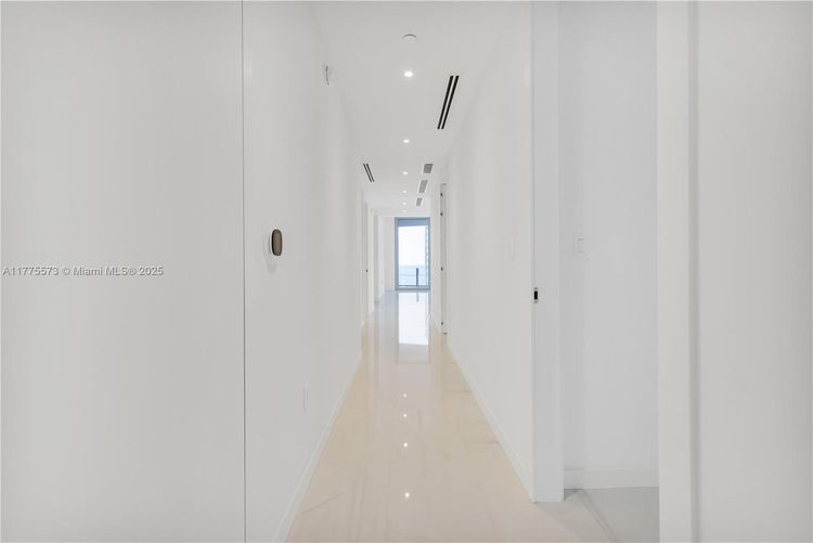 Aston Martin Residences #2907 image #31