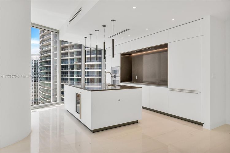 Aston Martin Residences #2907 image #9