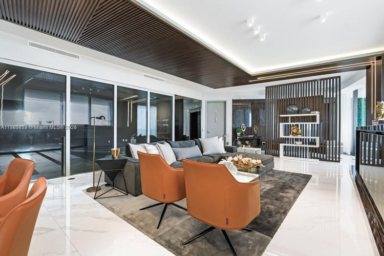 Porsche Design Tower #701 image #11