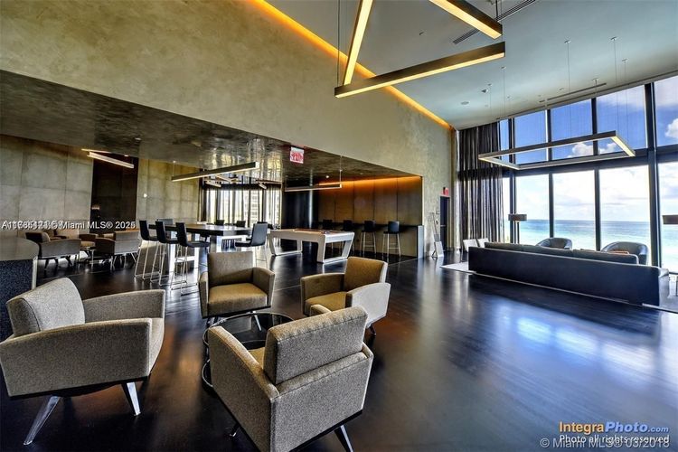 Porsche Design Tower #701 image #21