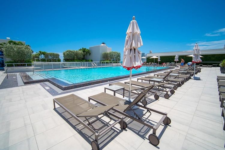 Costa Hollywood #S323 image #11