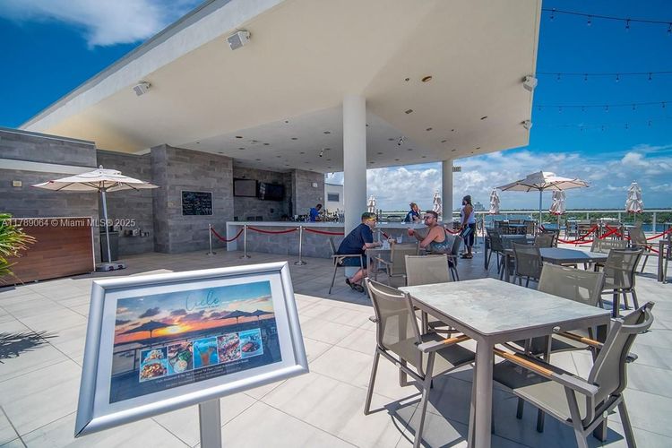 Costa Hollywood #S323 image #14