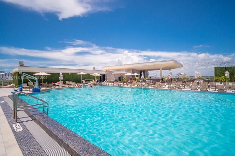 Costa Hollywood #S323 image #16