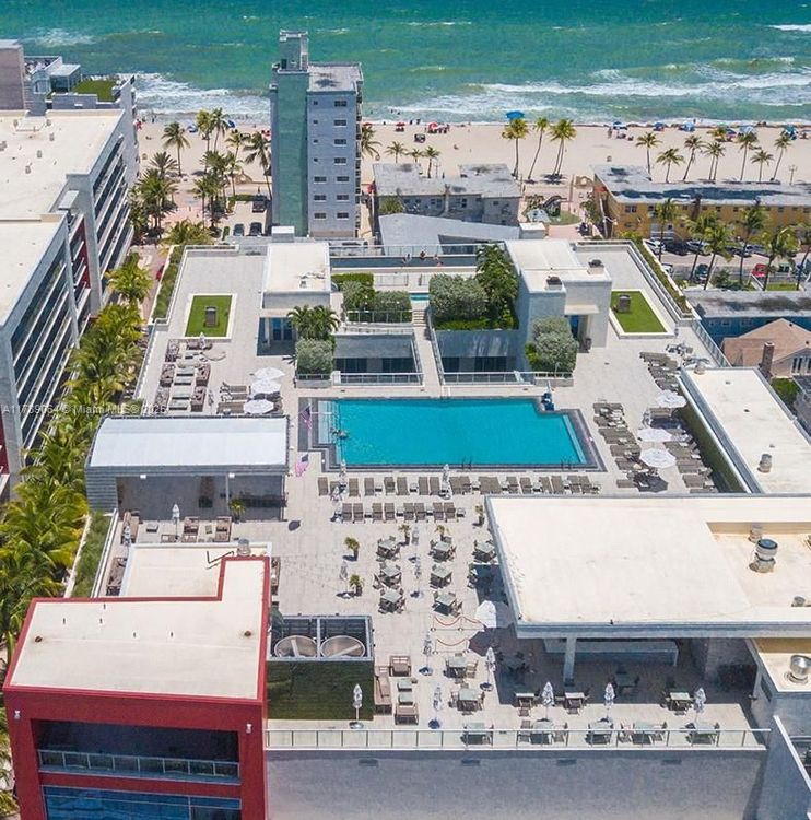 Costa Hollywood #S323 image #22