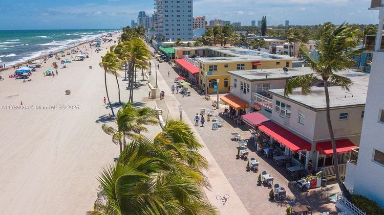 Costa Hollywood #S323 image #29