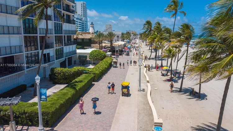 Costa Hollywood #S323 image #30