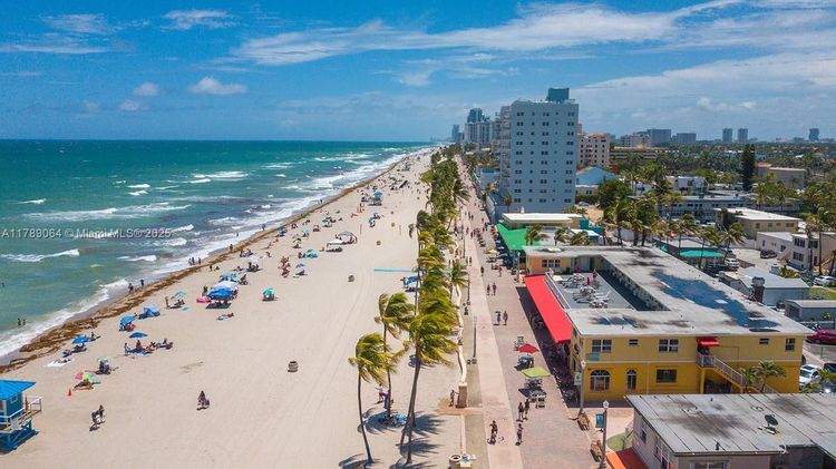 Costa Hollywood #S323 image #31