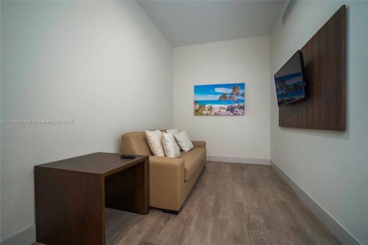 Costa Hollywood #S323 image #38