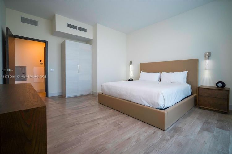 Costa Hollywood #S323 image #39