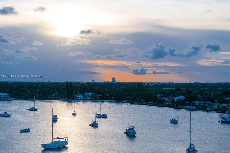 Costa Hollywood #S323 image #48