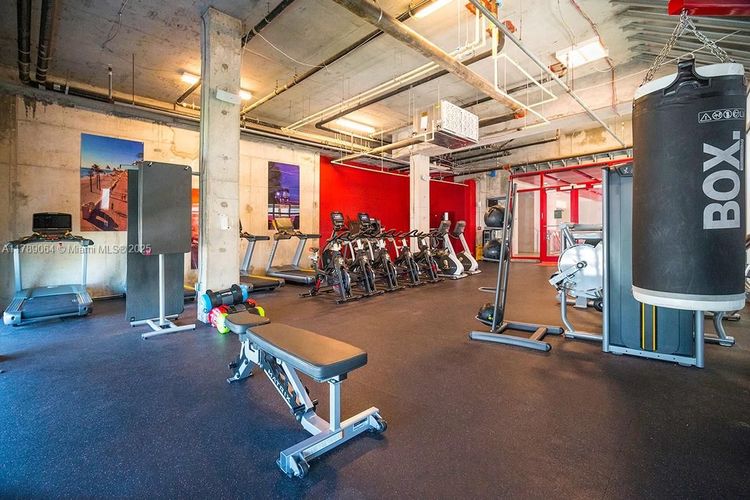 Costa Hollywood #S323 image #9