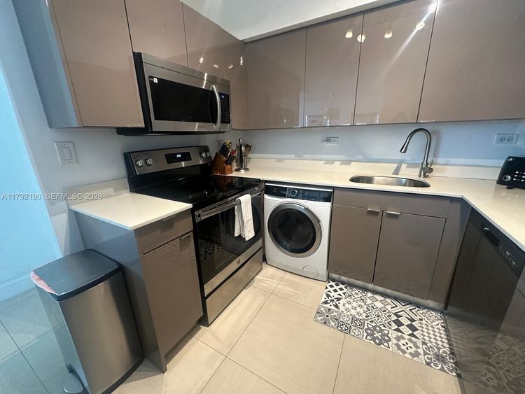 Flamingo South Beach #1528S image #10