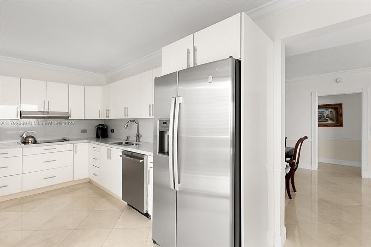 Champlain Towers East #8J image #14