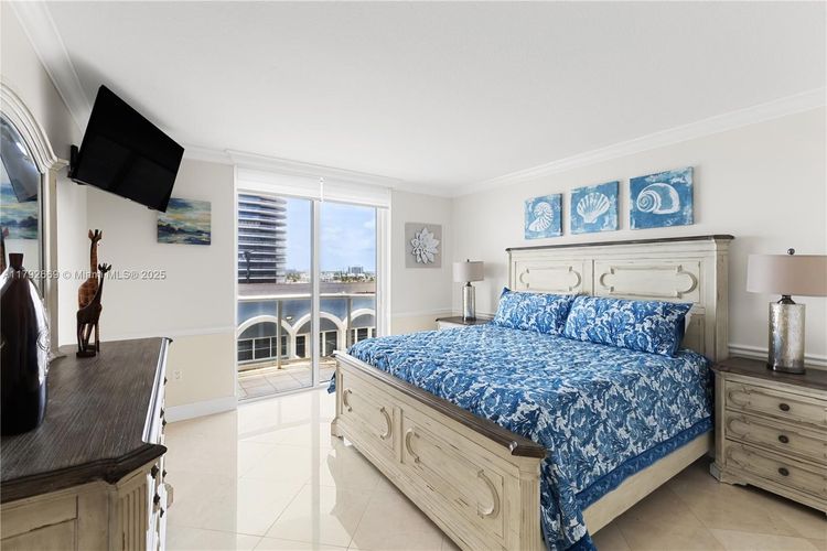 Champlain Towers East #8J image #26