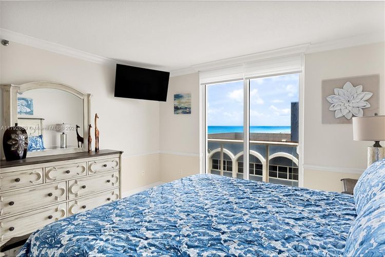 Champlain Towers East #8J image #27