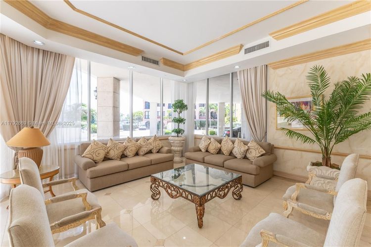 Champlain Towers East #8J image #43