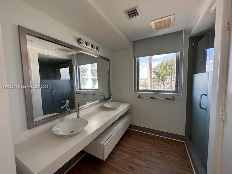 Mint #1105 image #21