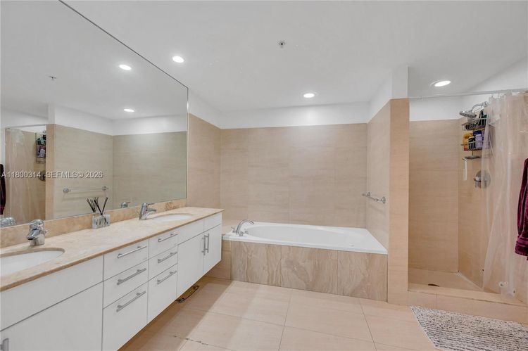 Blue Bay Tower #PH1601 image #24