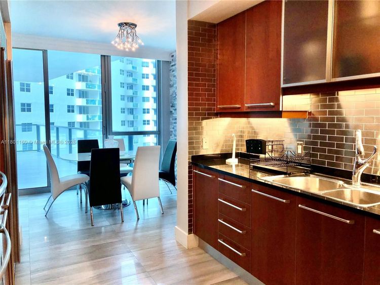 Ocean Palms Hollywood #801 image #17