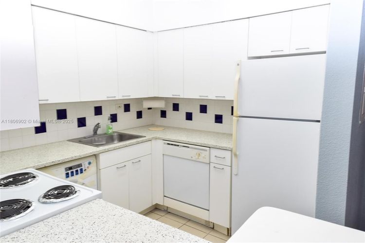 Flamingo South Beach #1532S image #18