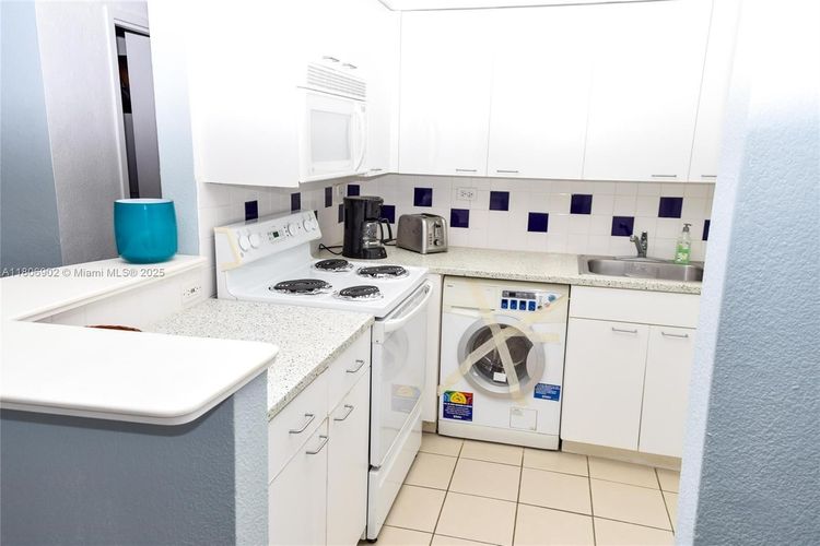 Flamingo South Beach #1532S image #19