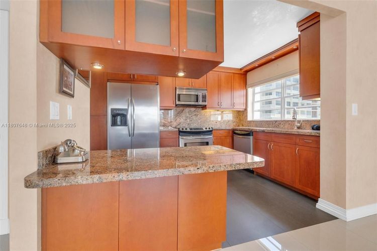 Imperial Towers #538 image #11