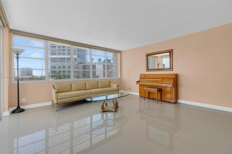 Imperial Towers #538 image #7