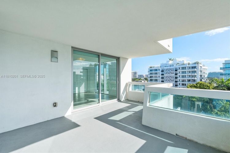 The Club at Bay Harbor #707 image #24