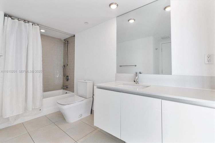 The Club at Bay Harbor #707 image #32