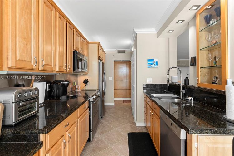 Nine Island Avenue #505 image #13