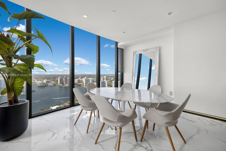 Porsche Design Tower #4603 image #11