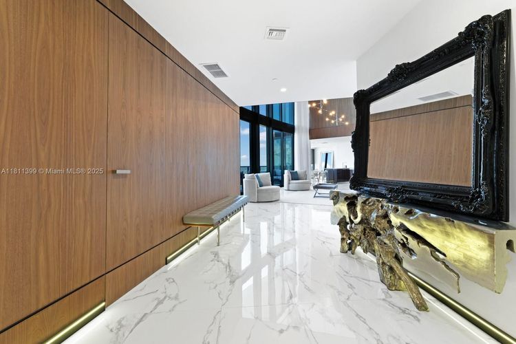 Porsche Design Tower #4603 image #13