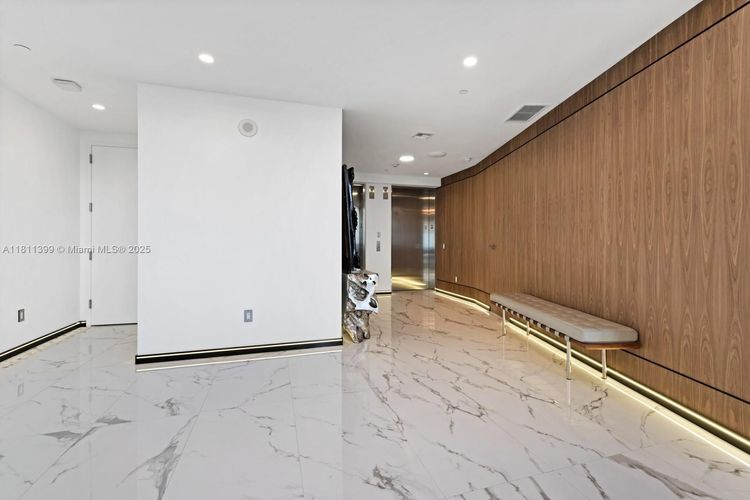 Porsche Design Tower #4603 image #14