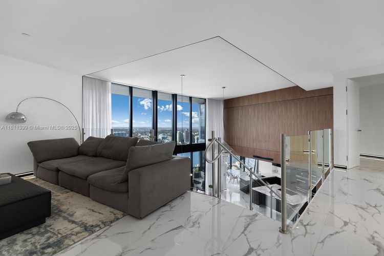 Porsche Design Tower #4603 image #17