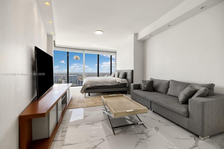 Porsche Design Tower #4603 image #19