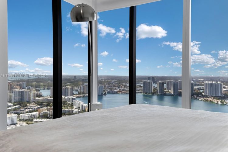 Porsche Design Tower #4603 image #20